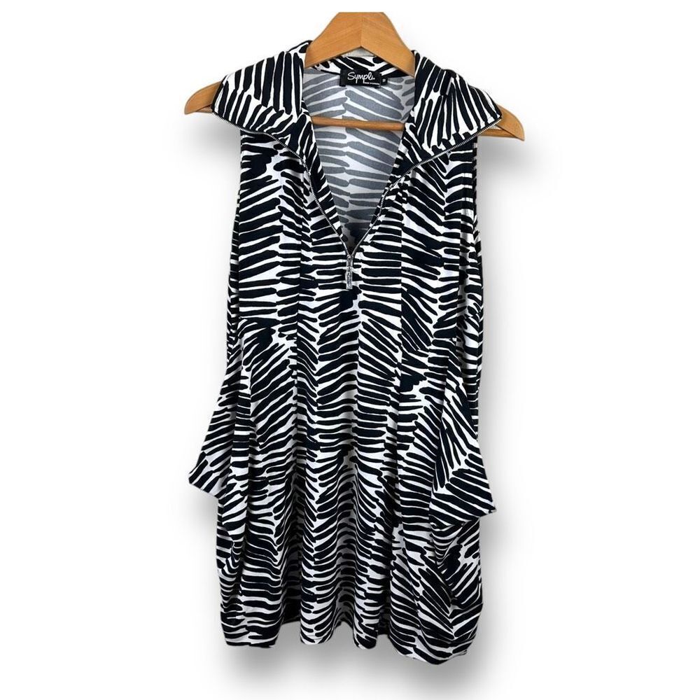 Sympli Black‎ and White Double Take Tunic Size 10